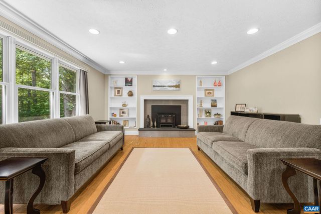125 VINCENNES RD, Charlottesville, VA 22911