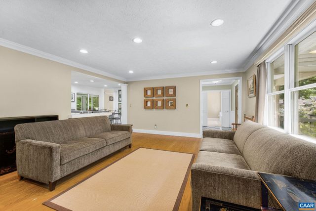 125 VINCENNES RD, Charlottesville, VA 22911