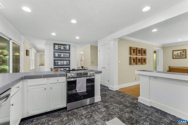 125 VINCENNES RD, Charlottesville, VA 22911