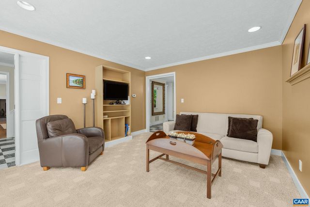 125 VINCENNES RD, Charlottesville, VA 22911