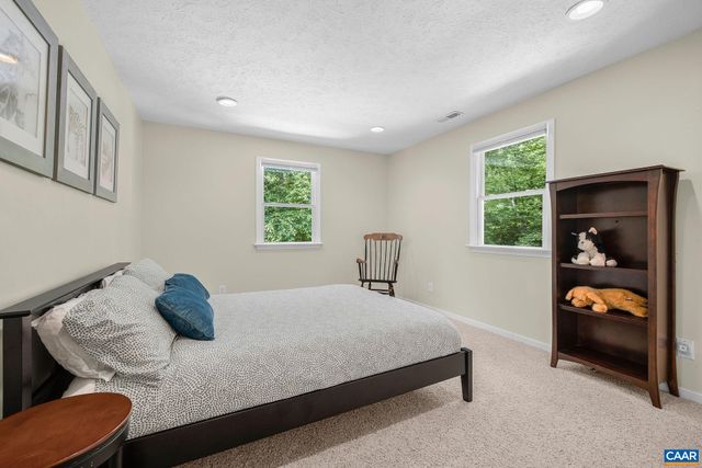 125 VINCENNES RD, Charlottesville, VA 22911