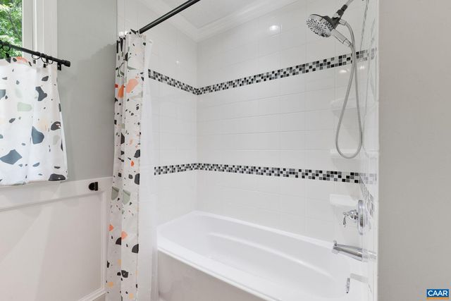125 VINCENNES RD, Charlottesville, VA 22911