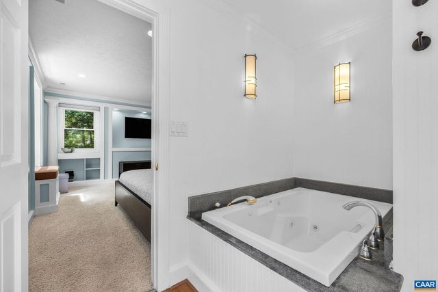 125 VINCENNES RD, Charlottesville, VA 22911