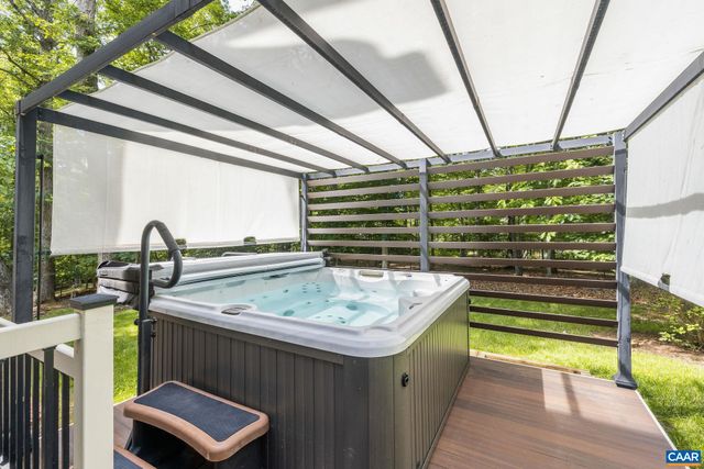 125 VINCENNES RD, Charlottesville, VA 22911