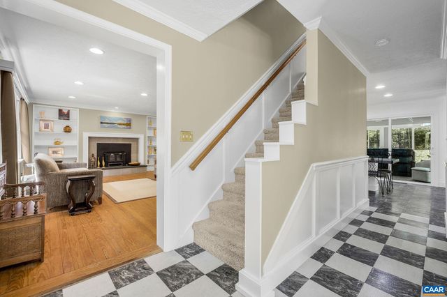 125 VINCENNES RD, Charlottesville, VA 22911