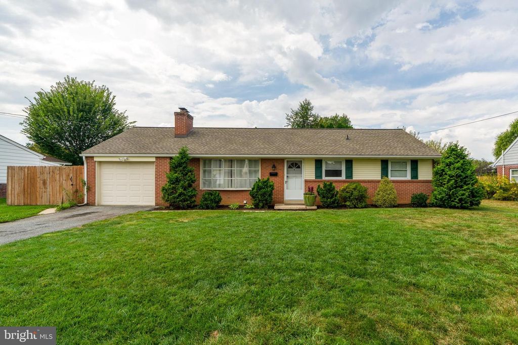 6360 HIGH ST, East Petersburg, PA 17520