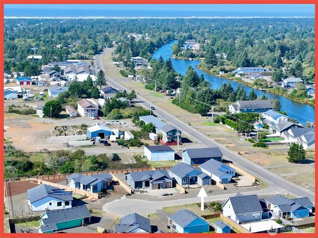 992 Alida Court SE, Ocean Shores, WA 98569