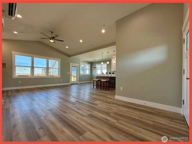 992 Alida Court SE, Ocean Shores, WA 98569