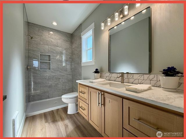 992 Alida Court SE, Ocean Shores, WA 98569