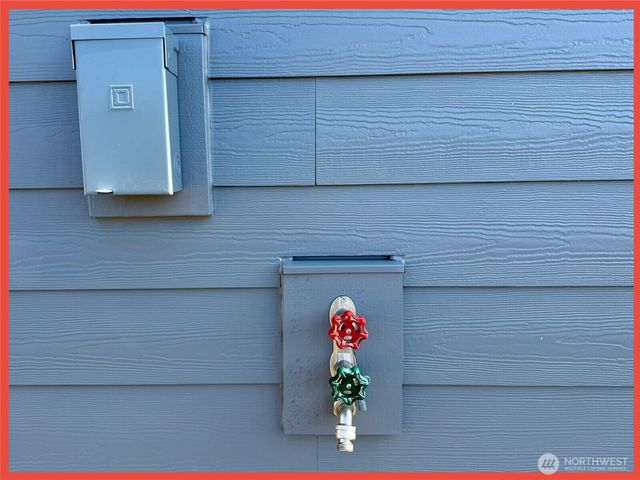 992 Alida Court SE, Ocean Shores, WA 98569