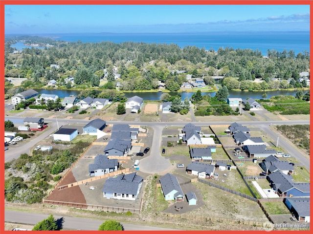 992 Alida Court SE, Ocean Shores, WA 98569