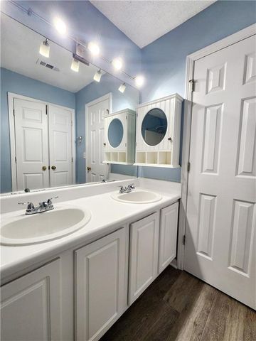 10900 Wittenridge Drive H8, Alpharetta, GA 30022