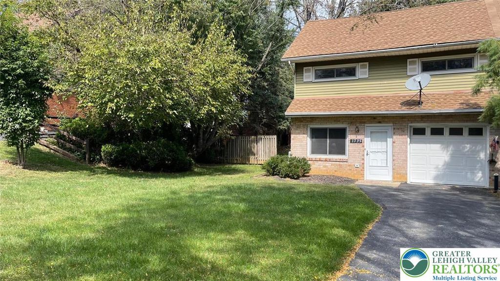 1725 Markham Drive, Bethlehem City, PA 18017