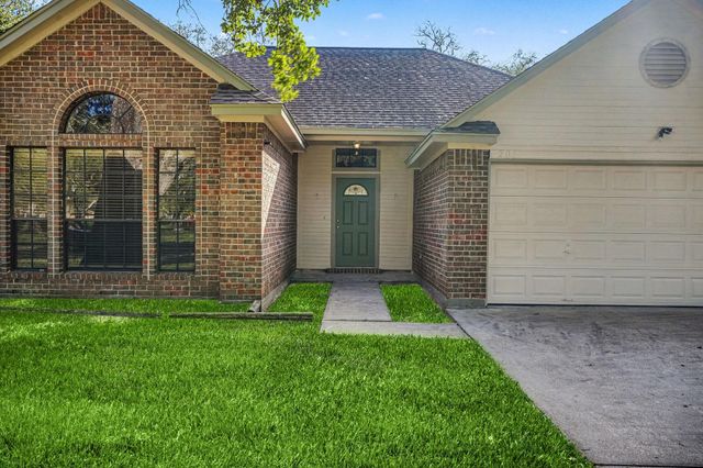 206 Forest Oaks Lane, Lake Jackson, TX 77566