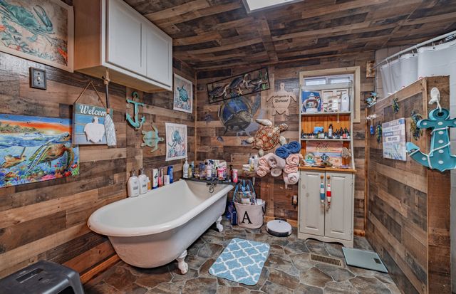 73 Spring Lake Cir, Beechgrove, TN 37018