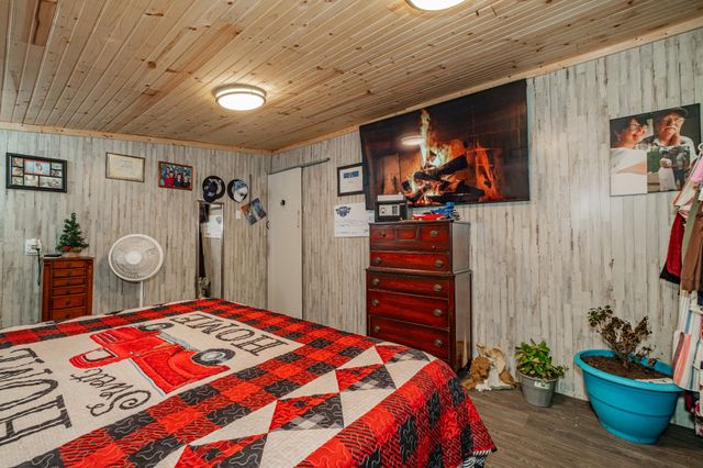 73 Spring Lake Cir, Beechgrove, TN 37018