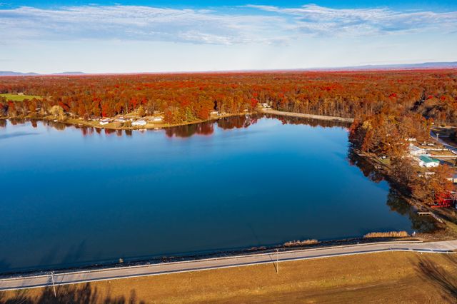 73 Spring Lake Cir, Beechgrove, TN 37018