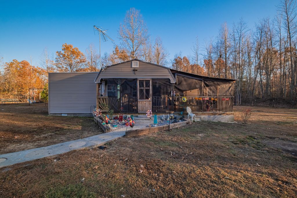 73 Spring Lake Cir, Beechgrove, TN 37018