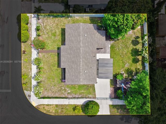15535 NW 27th Place, Miami Gardens, FL 33054