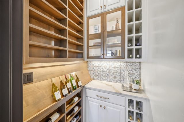 4801 Sunburst Ct, College Station, TX 77845