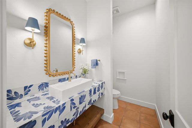 4801 Sunburst Ct, College Station, TX 77845