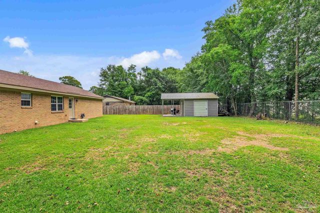 106 W Meadow Dr, Atmore, AL 36502
