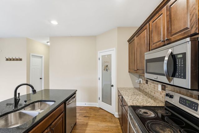 3705 St Andrews Walk, Lexington, KY 40509