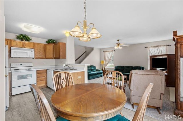 124 Northbay Court, Glen Carbon, IL 62034