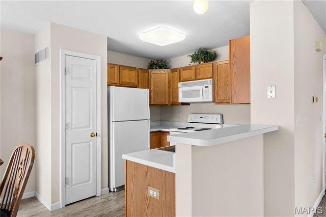 124 Northbay Court, Glen Carbon, IL 62034