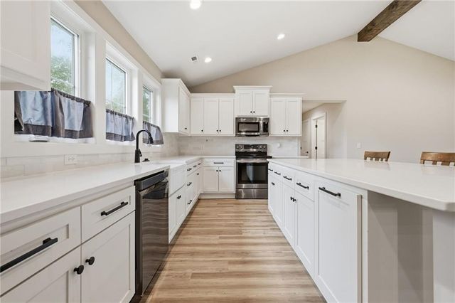 3 Kendi Lane, Belton, MO 64012