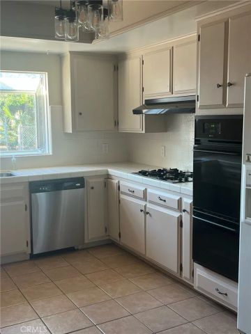 1192 Man O War, Norco, CA 92860