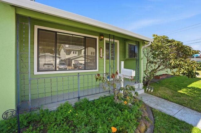 1372 Alicante Drive, Pacifica, CA 94044