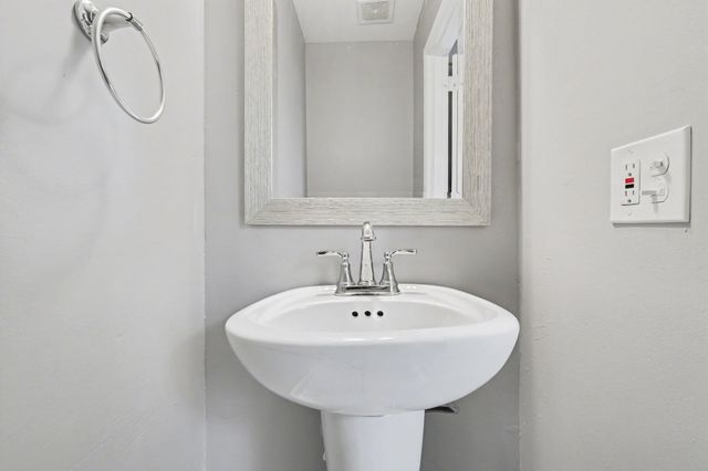 1214 Rutherford St, Murfreesboro, TN 37130