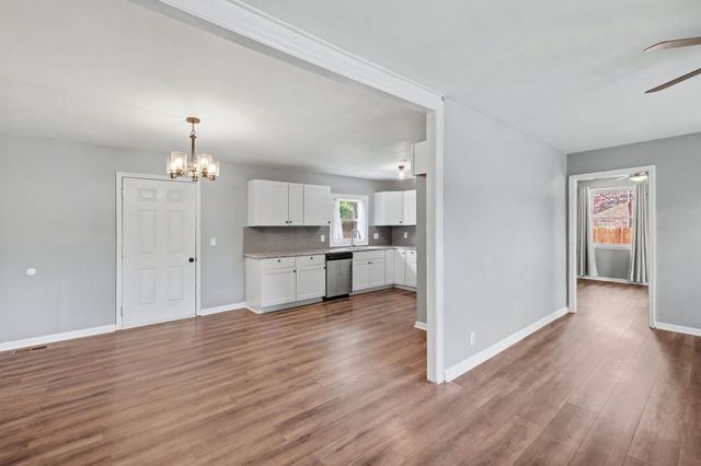 1214 Rutherford St, Murfreesboro, TN 37130