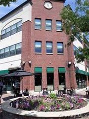 191 7th Street 206, Garden City, NY 11530