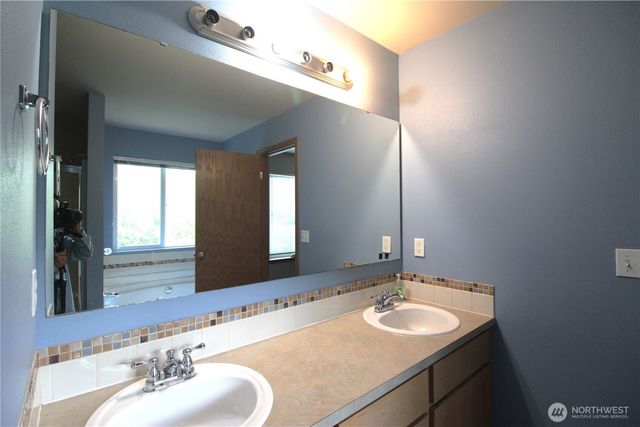 2013 103 Street E, Tacoma, WA 98445