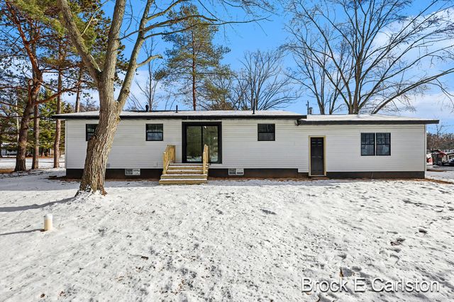 945 N Van Eyck Street, Egelston Twp, MI 49442