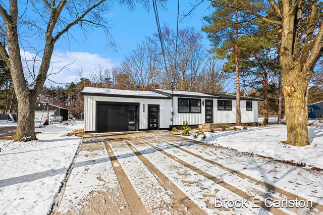 945 N Van Eyck Street, Egelston Twp, MI 49442