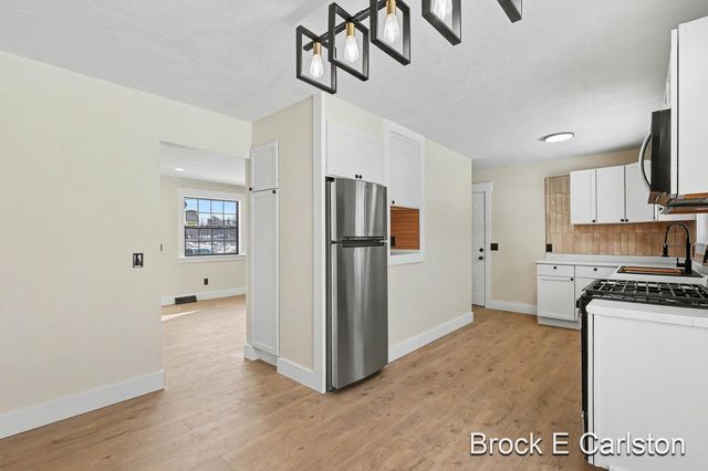 945 N Van Eyck Street, Egelston Twp, MI 49442