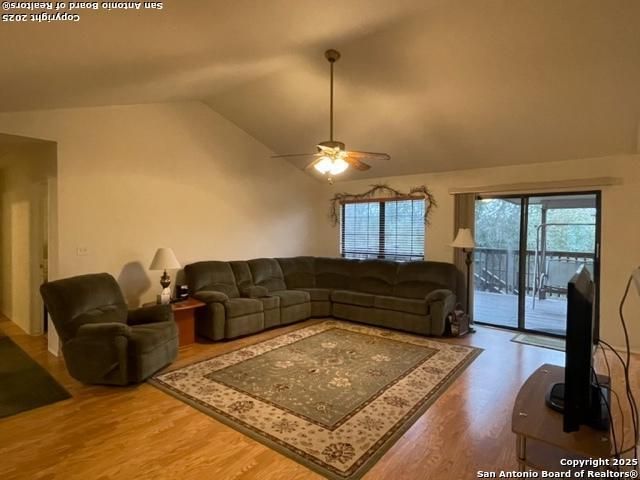 1049 Summit Ridge, New Braunfels, TX 78132