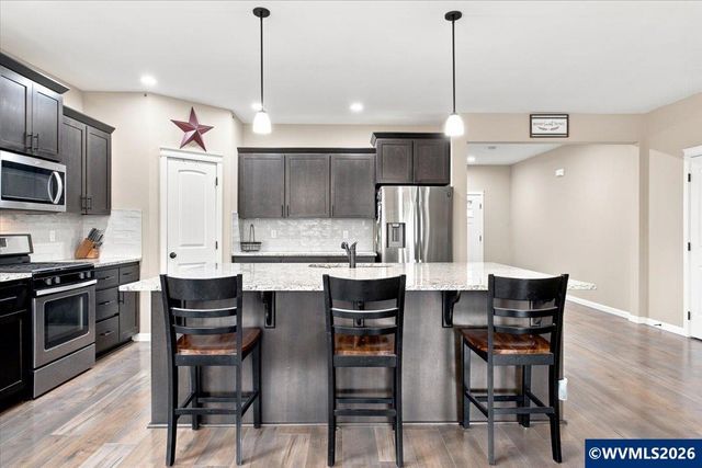 2397 NE Summit Dr, Albany, OR 97321