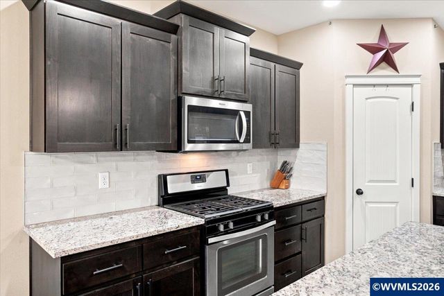 2397 NE Summit Dr, Albany, OR 97321