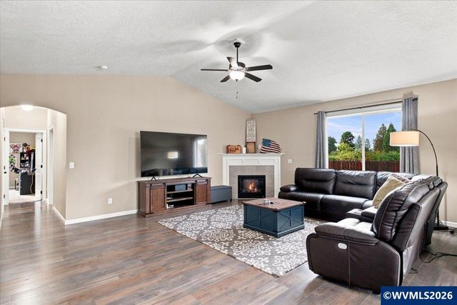 2397 NE Summit Dr, Albany, OR 97321