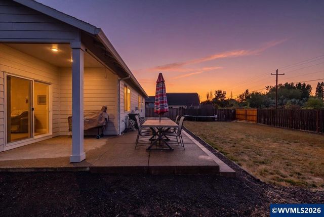 2397 NE Summit Dr, Albany, OR 97321