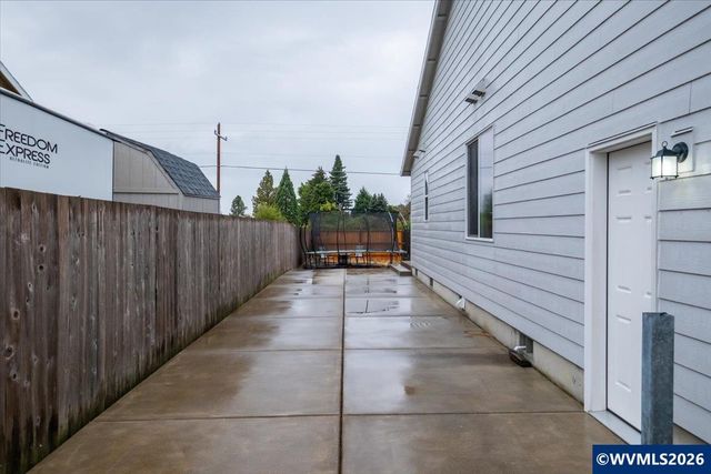 2397 NE Summit Dr, Albany, OR 97321