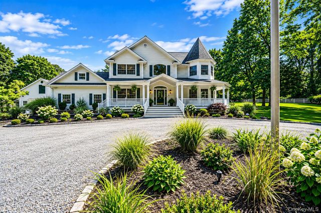 4 Holly Lane, Nissequogue, NY 11780