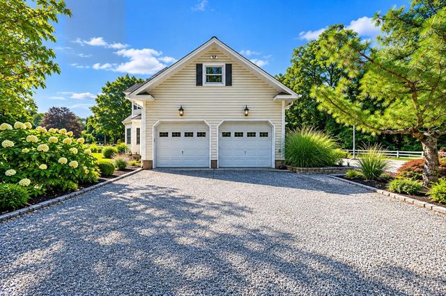 4 Holly Lane, Nissequogue, NY 11780