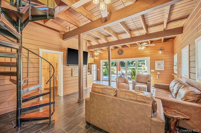 4 Holly Lane, Nissequogue, NY 11780