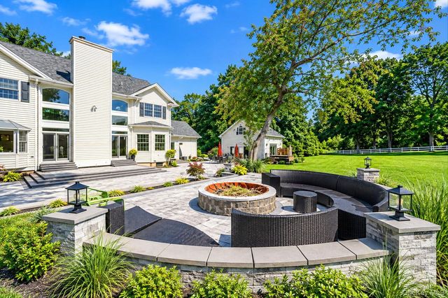 4 Holly Lane, Nissequogue, NY 11780