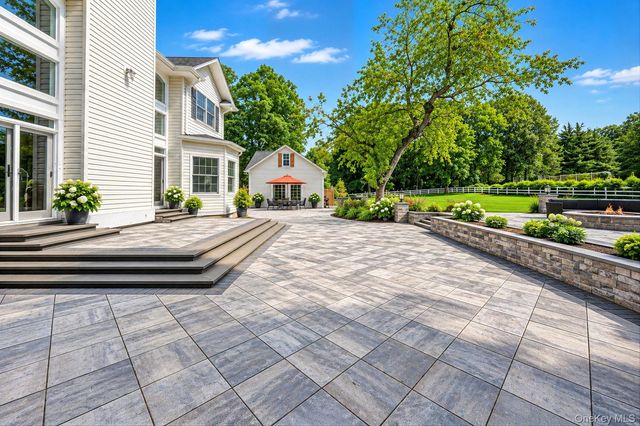 4 Holly Lane, Nissequogue, NY 11780